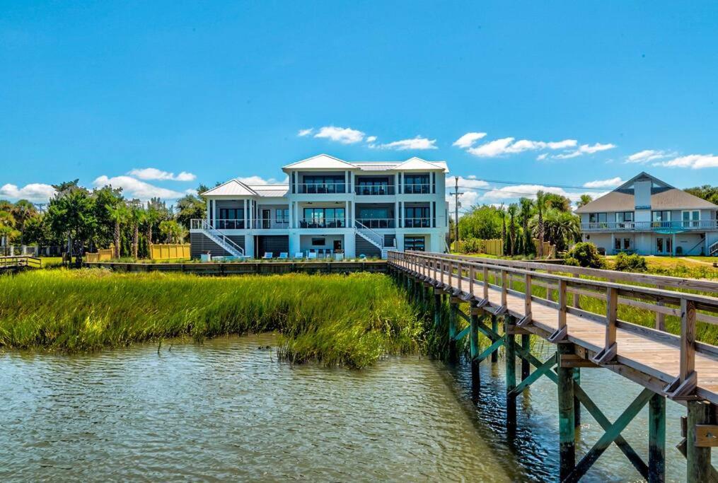 New Waterfront Home With Deep Water Dock アイルオブパームズ エクステリア 写真