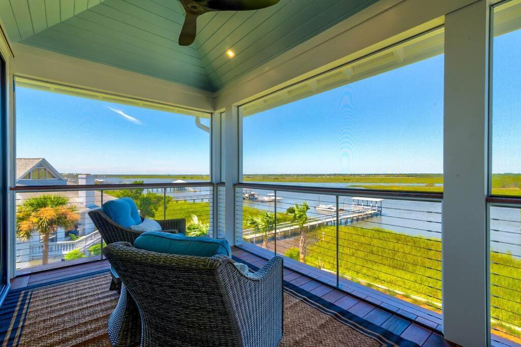 New Waterfront Home With Deep Water Dock アイルオブパームズ エクステリア 写真