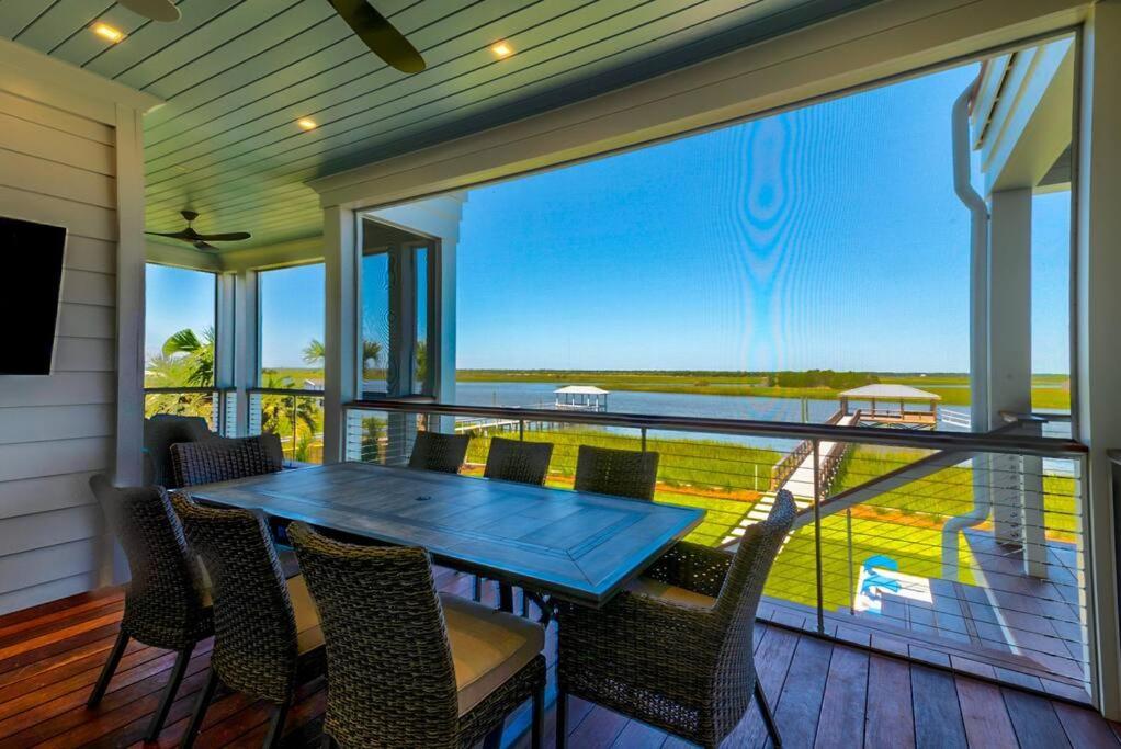New Waterfront Home With Deep Water Dock アイルオブパームズ エクステリア 写真