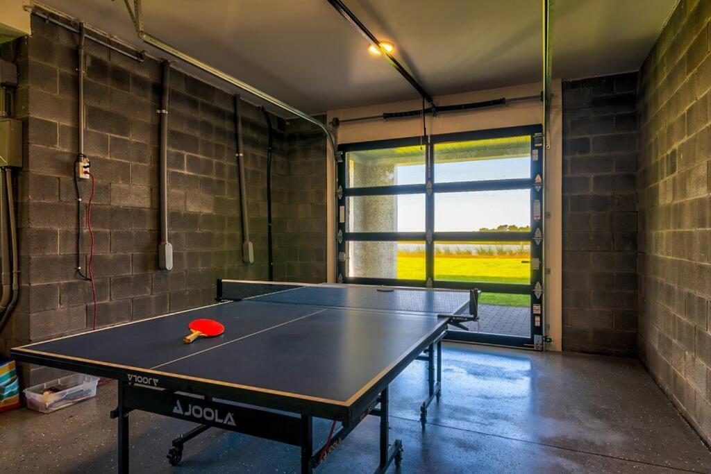 New Waterfront Home With Deep Water Dock アイルオブパームズ エクステリア 写真