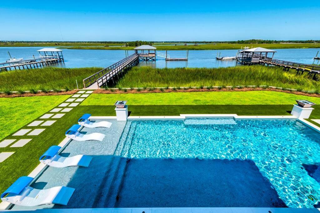 New Waterfront Home With Deep Water Dock アイルオブパームズ エクステリア 写真