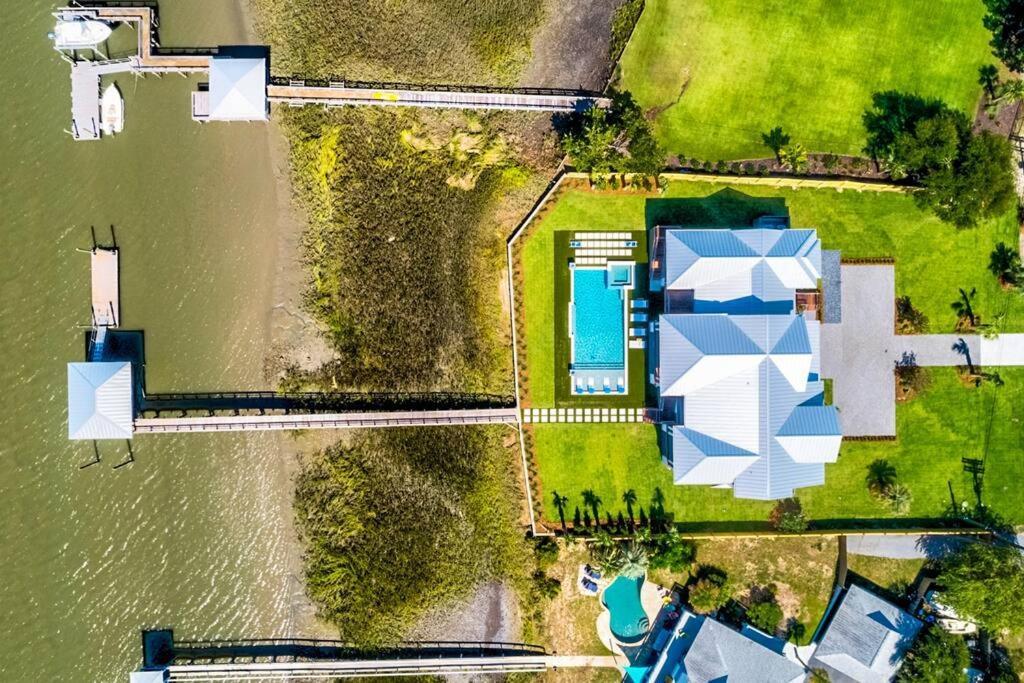New Waterfront Home With Deep Water Dock アイルオブパームズ エクステリア 写真