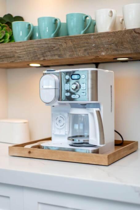 New Waterfront Home With Deep Water Dock アイルオブパームズ エクステリア 写真