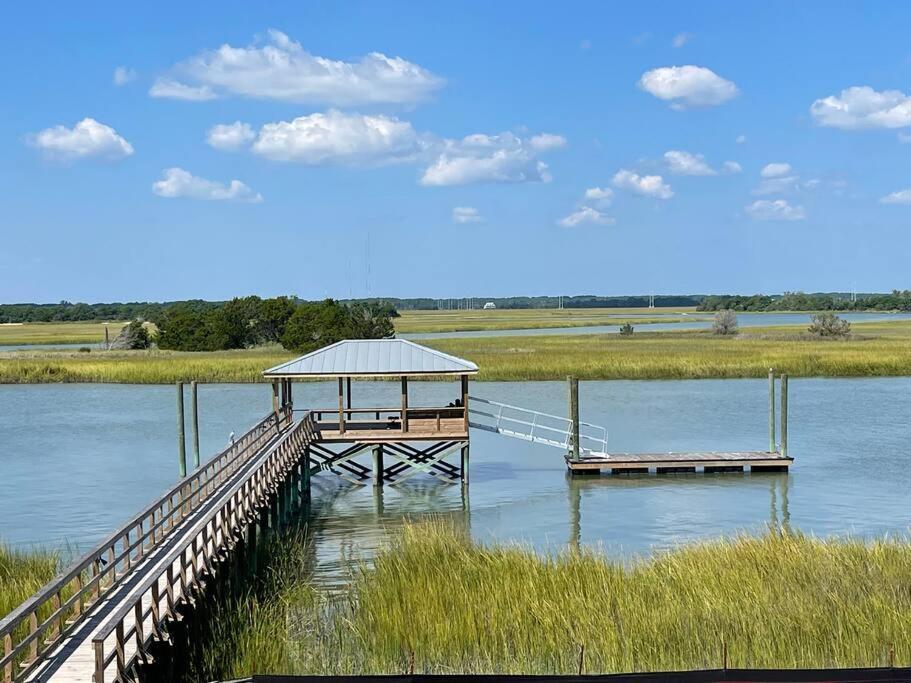 New Waterfront Home With Deep Water Dock アイルオブパームズ エクステリア 写真