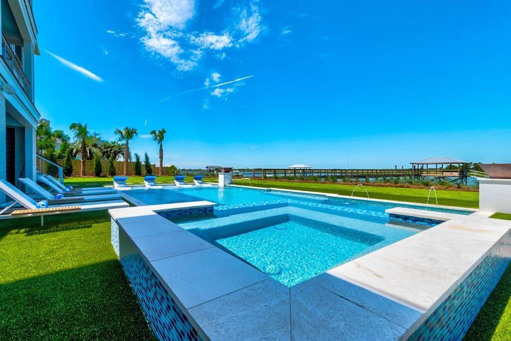 New Waterfront Home With Deep Water Dock アイルオブパームズ エクステリア 写真