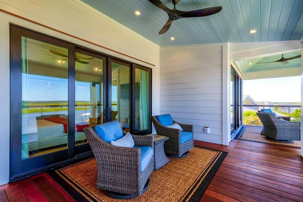 New Waterfront Home With Deep Water Dock アイルオブパームズ エクステリア 写真